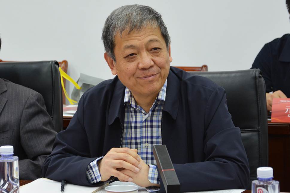 23何中华